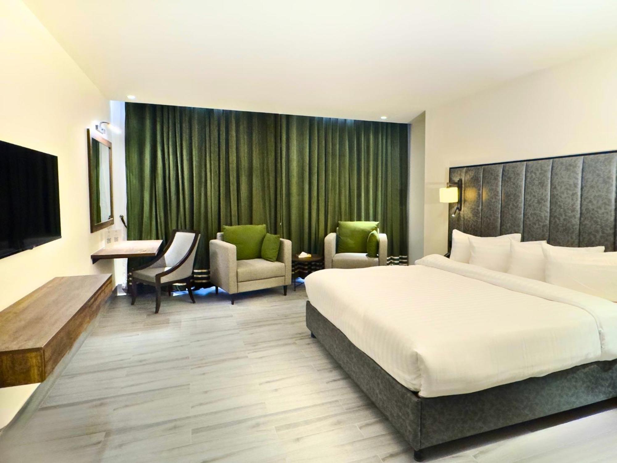 Hotel One Vogue Mall 35 ราวัลปินดี ภายนอก รูปภาพ