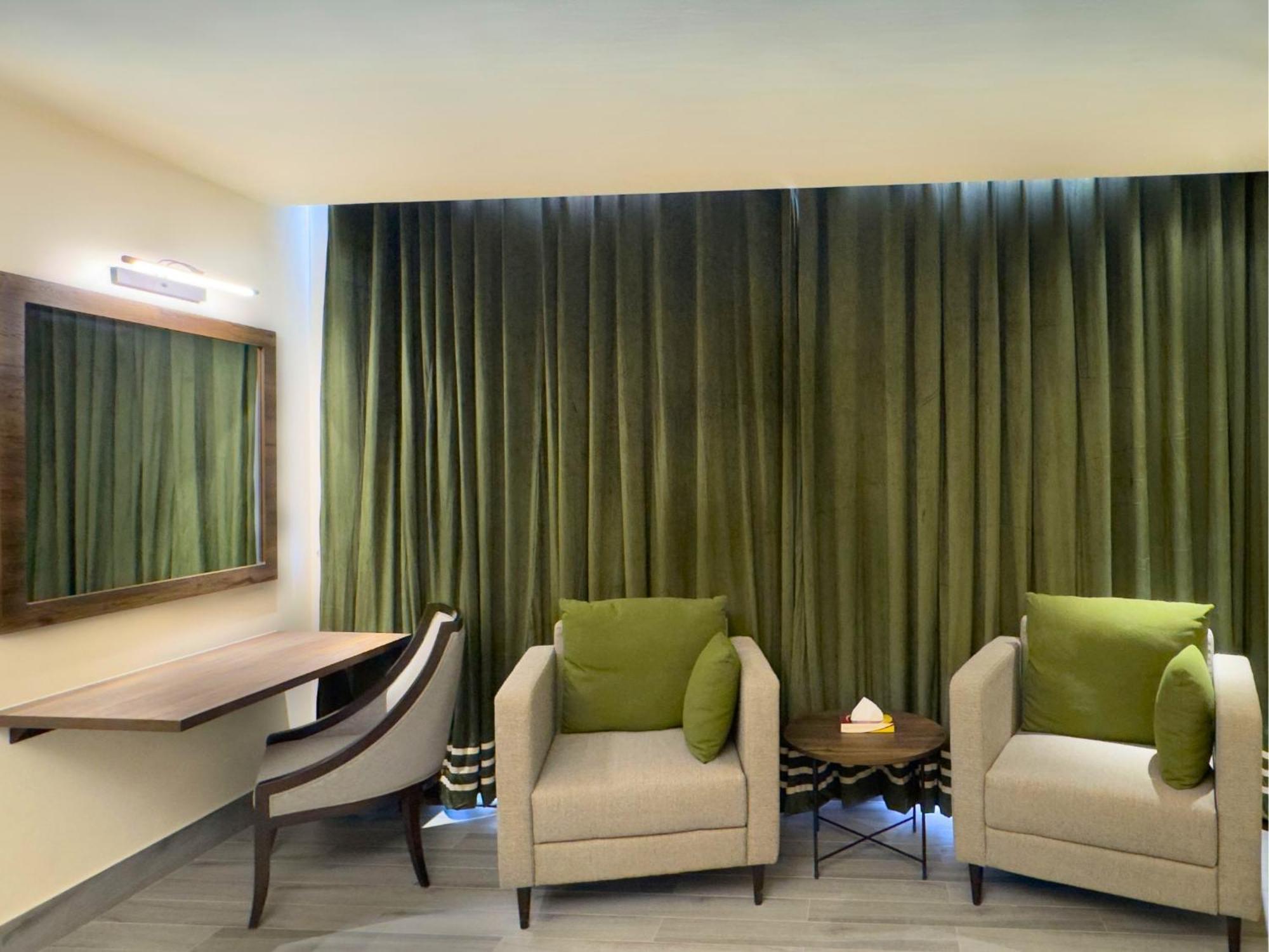 Hotel One Vogue Mall 35 ราวัลปินดี ภายนอก รูปภาพ
